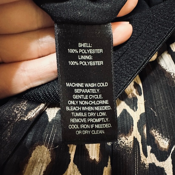 White House Black Market Leopard Skirt 🖤 - Picture 12 of 12